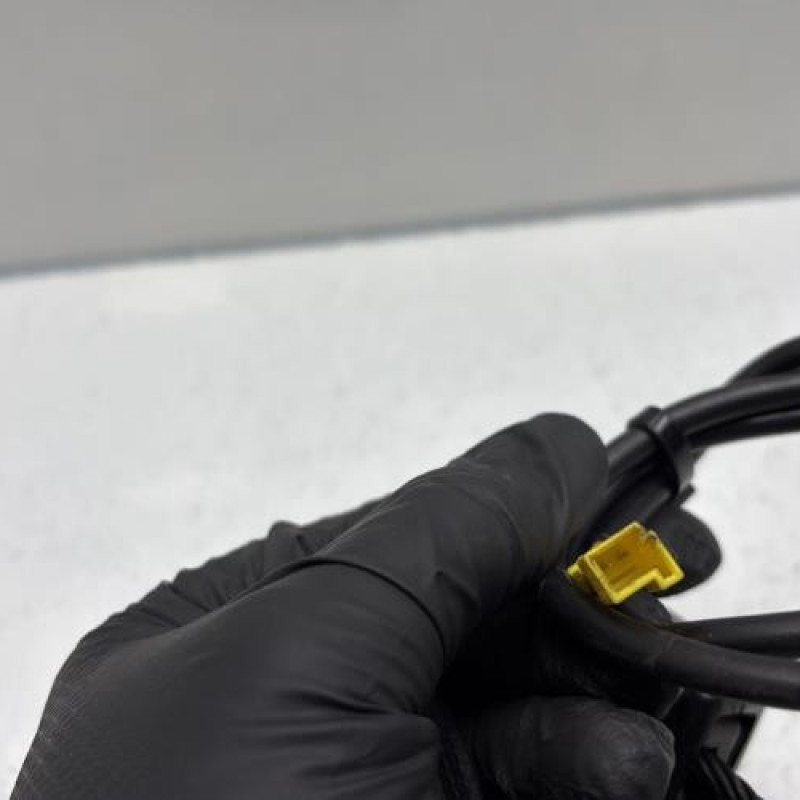 Attache ceinture avant droit MERCEDES CLASSE C 203 COUPE SPORT Photo n°3