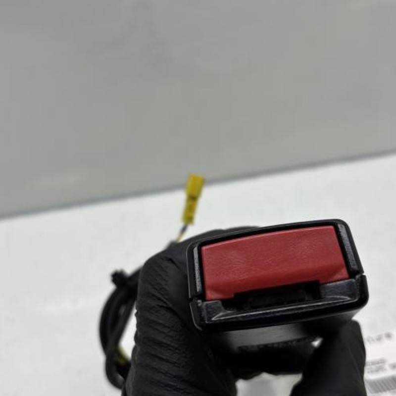 Attache ceinture avant gauche MERCEDES CLASSE C 203 COUPE SPORT Photo n°4