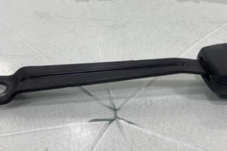 Attache ceinture avant droit TOYOTA YARIS 1