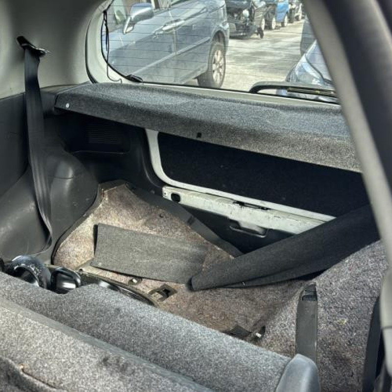 Attache ceinture avant droit TOYOTA YARIS 1 Photo n°16