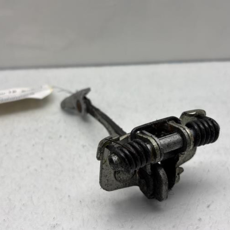 Arret de porte avant droit DACIA SANDERO 2 Photo n°4