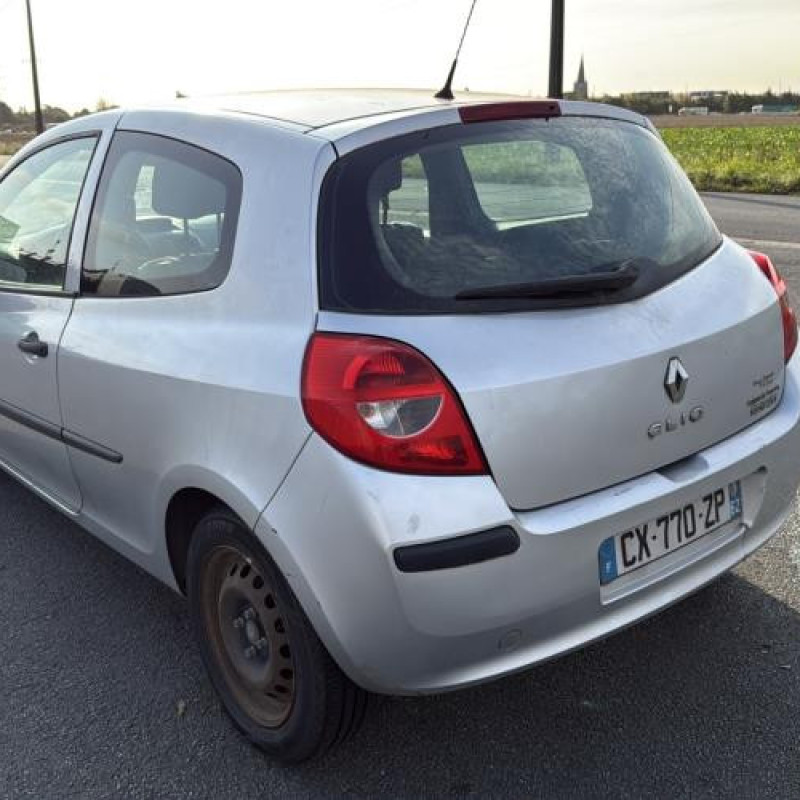 Bras essuie glace arriere RENAULT CLIO 3 Photo n°8