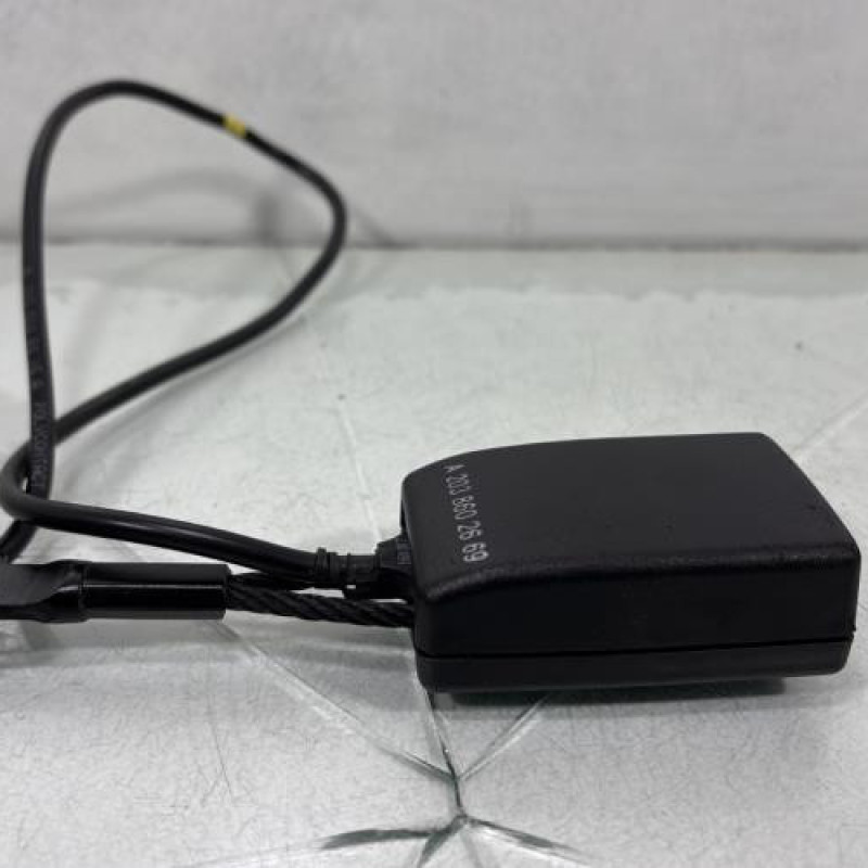 Attache ceinture avant droit MERCEDES CLASSE CLK 209 Photo n°2