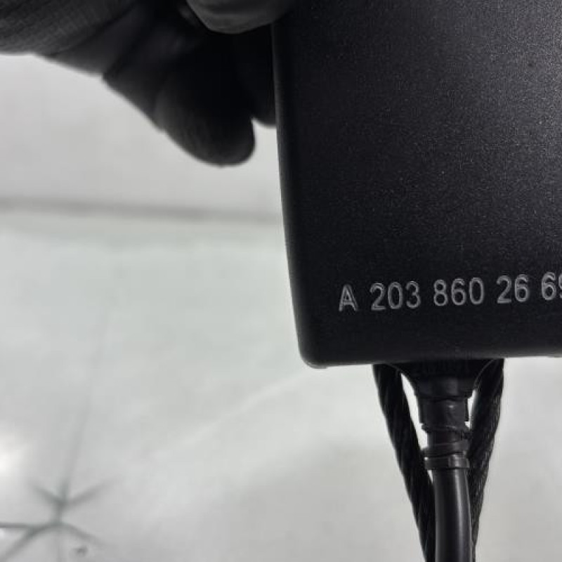 Attache ceinture avant droit MERCEDES CLASSE CLK 209 Photo n°4