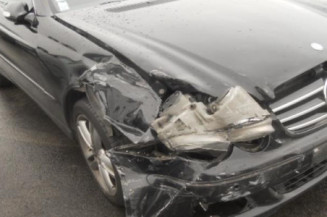 Attache ceinture avant droit MERCEDES CLASSE CLK 209