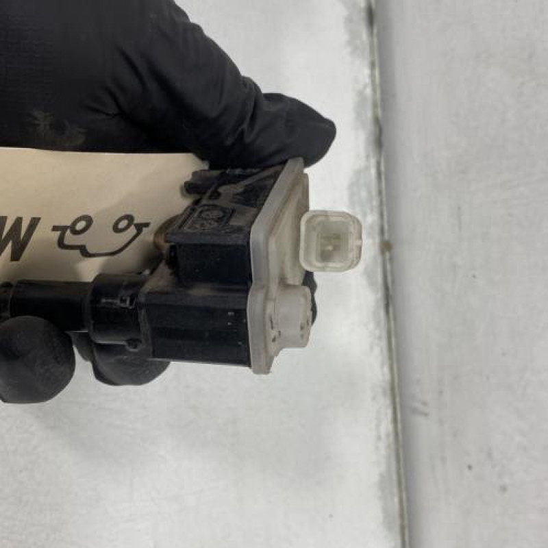 Actionneur verrou trappe d'essence RENAULT CLIO 5 Photo n°5