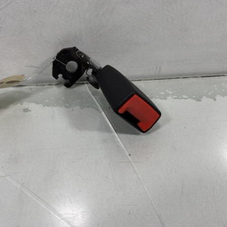 Attache ceinture arriere gauche FORD FIESTA 6 Photo n°1