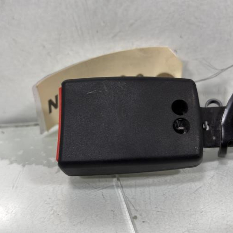 Attache ceinture arriere gauche FORD FIESTA 6 Photo n°2