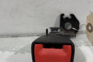 Attache ceinture arriere gauche FORD FIESTA 6
