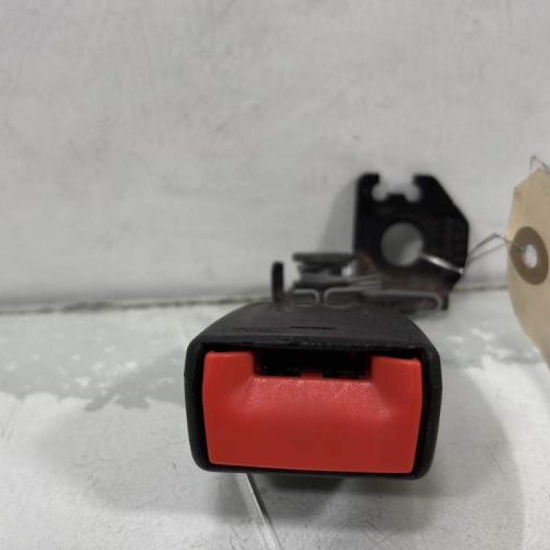 Attache ceinture arriere gauche FORD FIESTA 6 Photo n°3