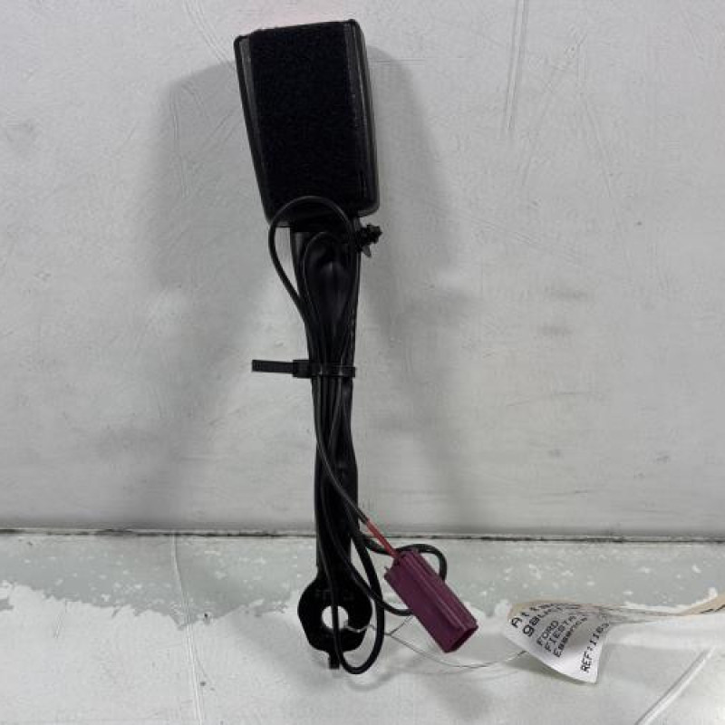 Attache ceinture avant gauche FORD FIESTA 6 Photo n°1