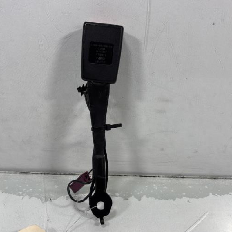 Attache ceinture avant gauche FORD FIESTA 6 Photo n°2