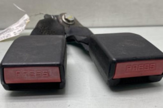 Attache ceinture arriere droit DACIA DUSTER 1
