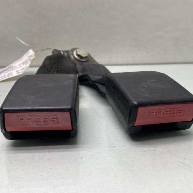 Attache ceinture arriere droit DACIA DUSTER 1 Photo n°3