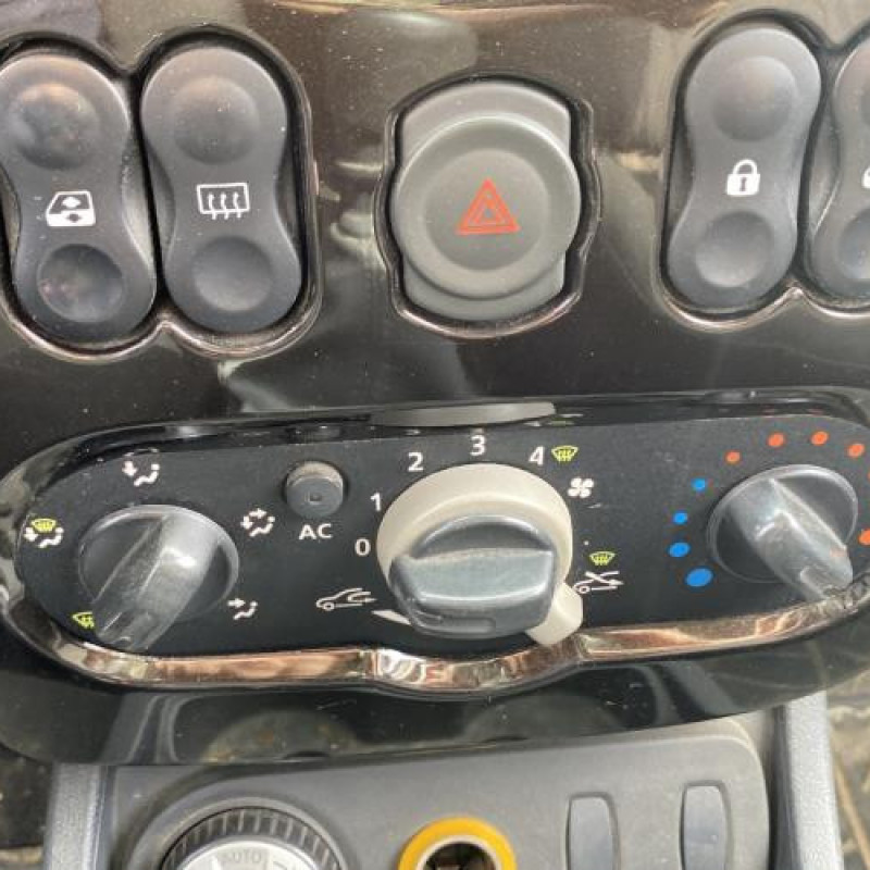 Attache ceinture arriere droit DACIA DUSTER 1 Photo n°19