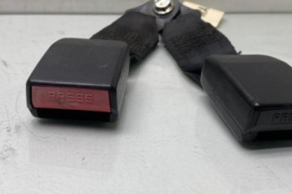 Attache ceinture arriere gauche DACIA DUSTER 1