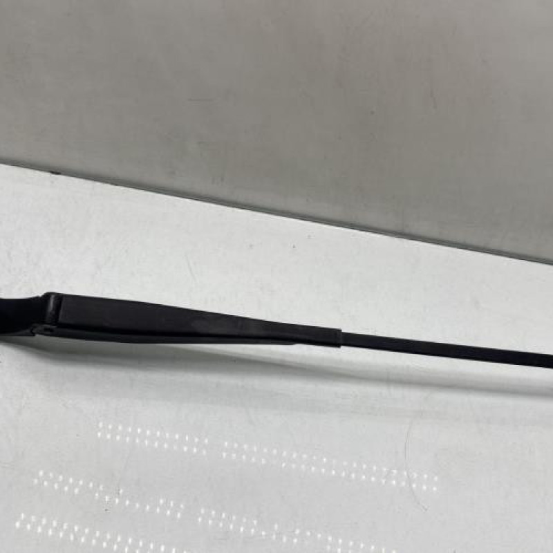 Bras essuie glace avant gauche VOLKSWAGEN POLO 4 Photo n°1