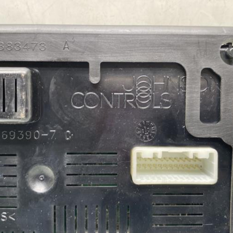 Boitier UCH RENAULT CLIO 3 Photo n°2