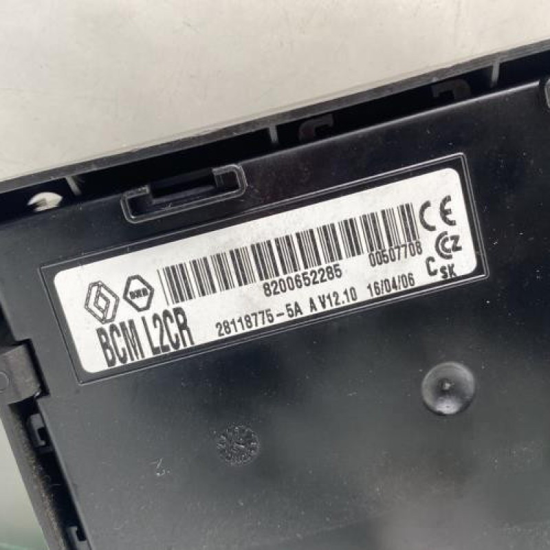 Boitier UCH RENAULT CLIO 3 Photo n°5