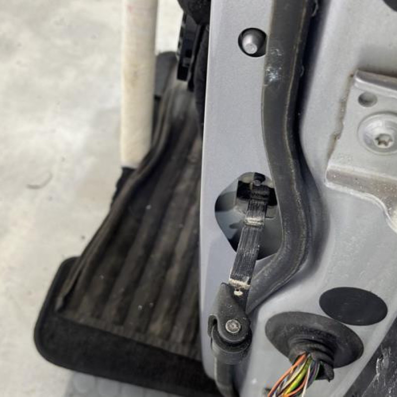 Porte avant gauche PEUGEOT 308 2 Photo n°2