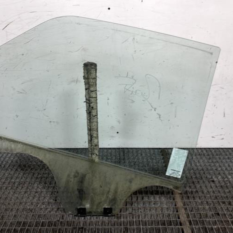 Vitre arriere gauche DACIA LOGAN 1 Photo n°4