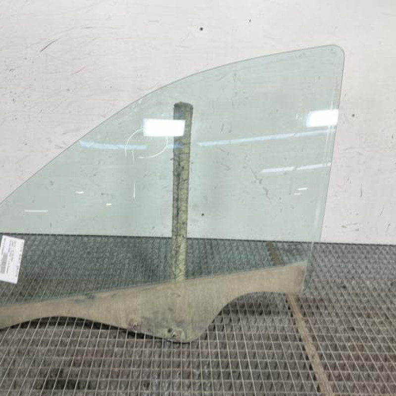 Vitre avant gauche DACIA LOGAN 1 Photo n°1