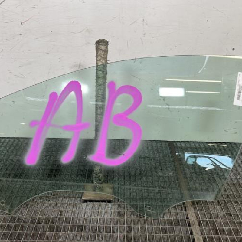 Vitre avant gauche VOLKSWAGEN GOLF 7 Photo n°1