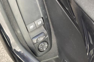 Charniere de capot PEUGEOT 208 1