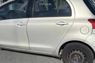 Charniere de capot TOYOTA YARIS 2