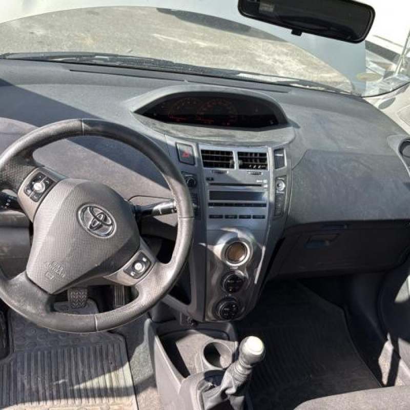 Charniere de capot TOYOTA YARIS 2 Photo n°19