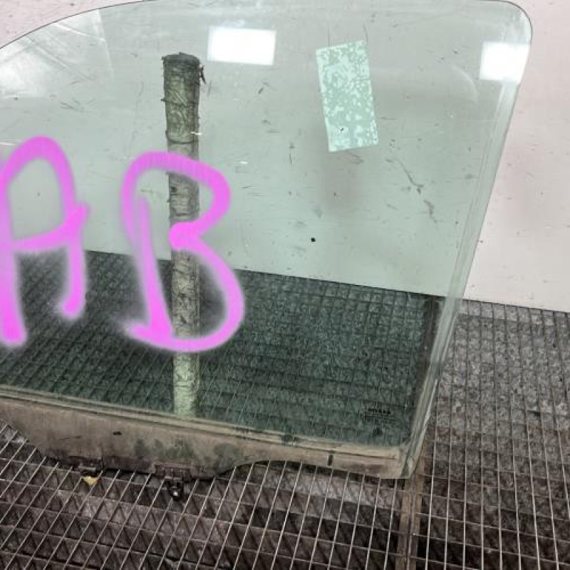 Vitre avant gauche NISSAN PATHFINDER 2 Photo n°3