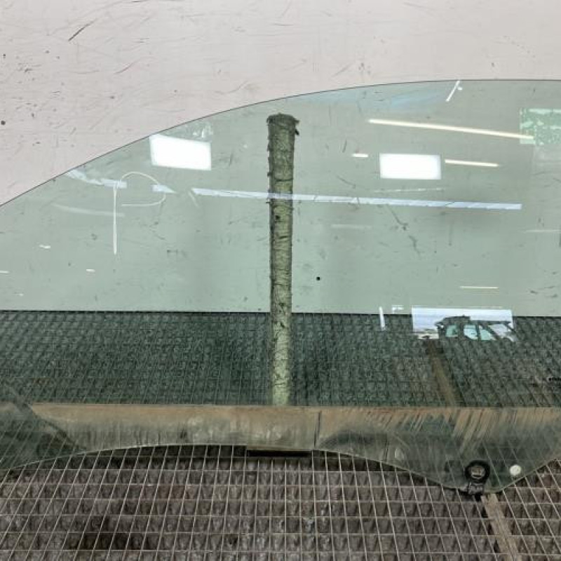 Vitre avant gauche RENAULT CLIO 3 Photo n°1