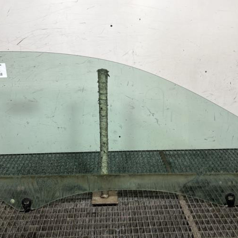 Vitre avant gauche RENAULT CLIO 3 Photo n°4