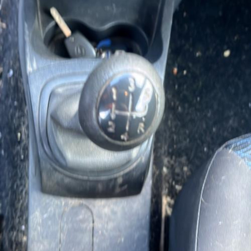 Vitre avant gauche RENAULT CLIO 3 Photo n°5