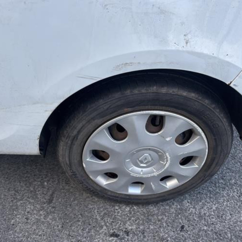 Vitre avant gauche RENAULT CLIO 3 Photo n°17