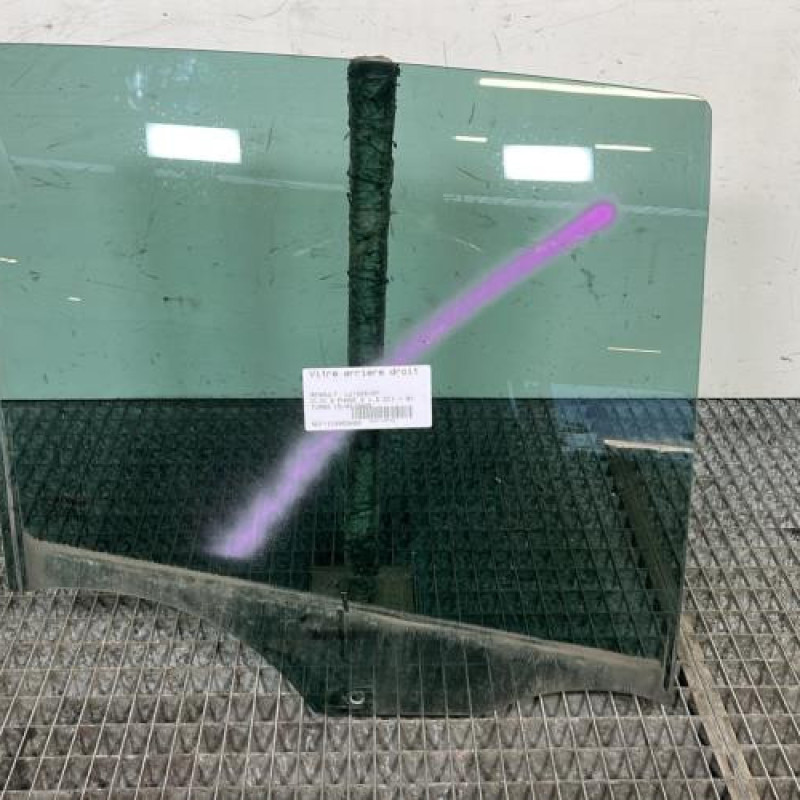 Vitre arriere droit RENAULT CLIO 3 Photo n°1