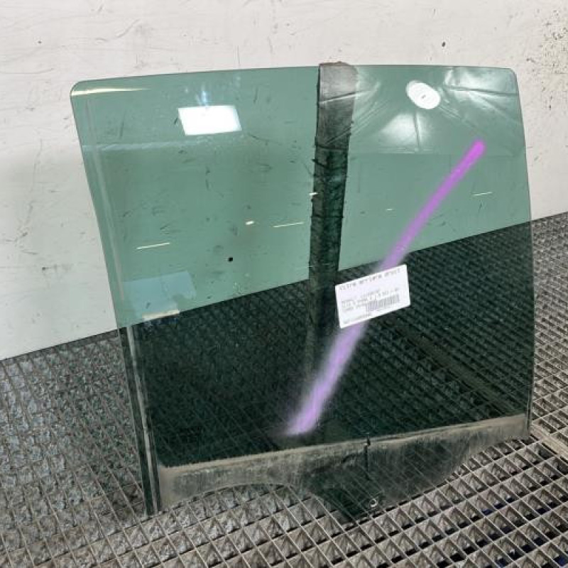 Vitre arriere droit RENAULT CLIO 3 Photo n°3