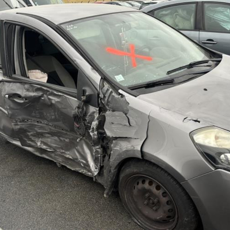 Vitre arriere droit RENAULT CLIO 3 Photo n°11