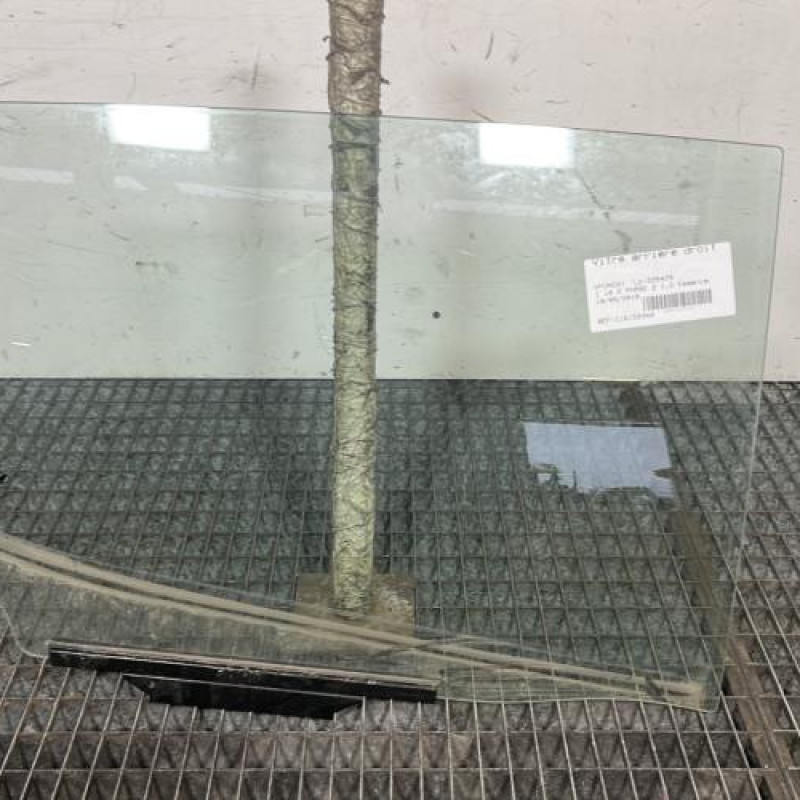 Vitre arriere droit HYUNDAI I 10 2 Photo n°1