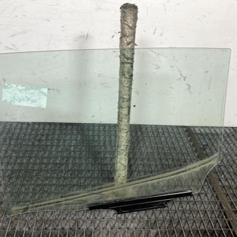 Vitre arriere droit HYUNDAI I 10 2 Photo n°4