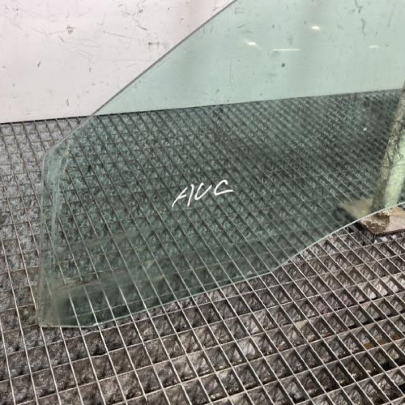 Vitre avant gauche MERCEDES CLASSE CLK 209 Photo n°2