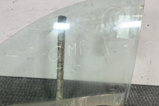 Vitre avant gauche DACIA SANDERO 1 Photo n°1