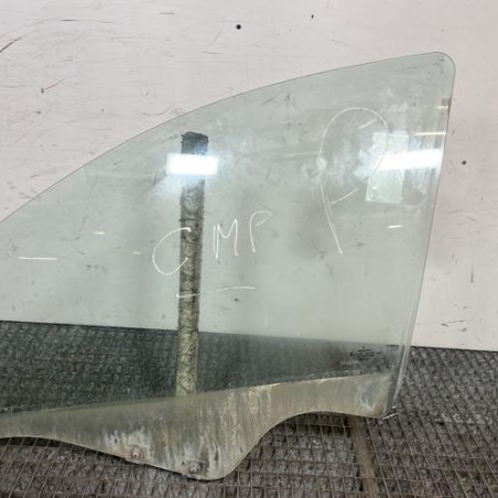 Vitre avant gauche DACIA SANDERO 1 Photo n°1