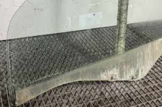 Vitre avant gauche DACIA SANDERO 1