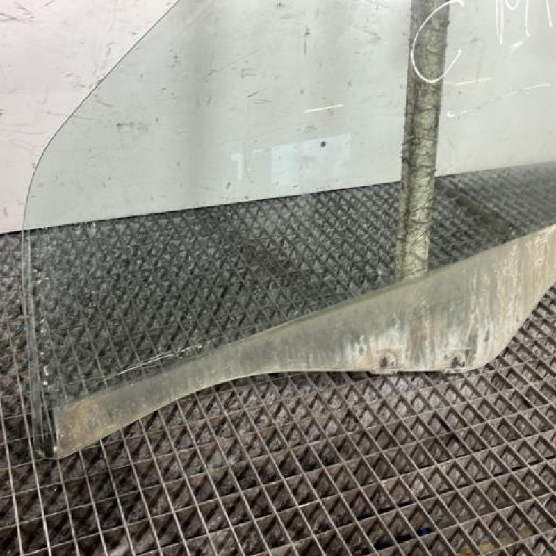 Vitre avant gauche DACIA SANDERO 1 Photo n°2