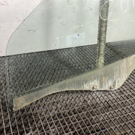 Vitre avant gauche DACIA SANDERO 1