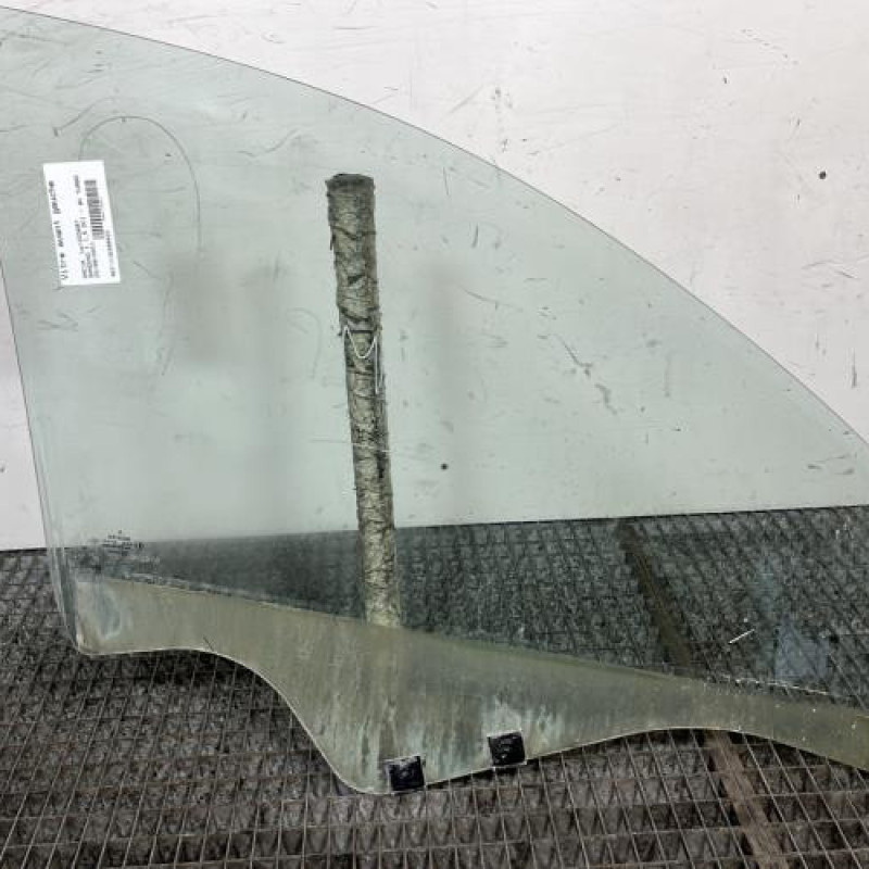 Vitre avant gauche DACIA SANDERO 1 Photo n°4