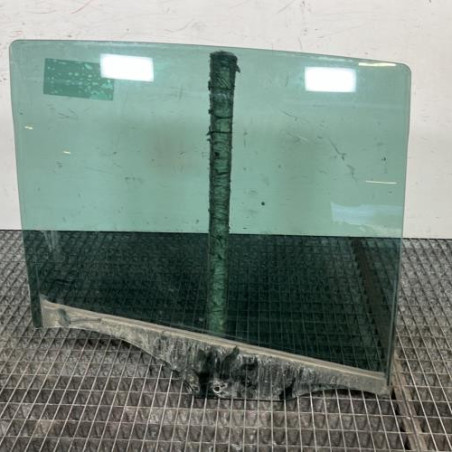 Vitre arriere droit RENAULT CLIO 3 Photo n°1