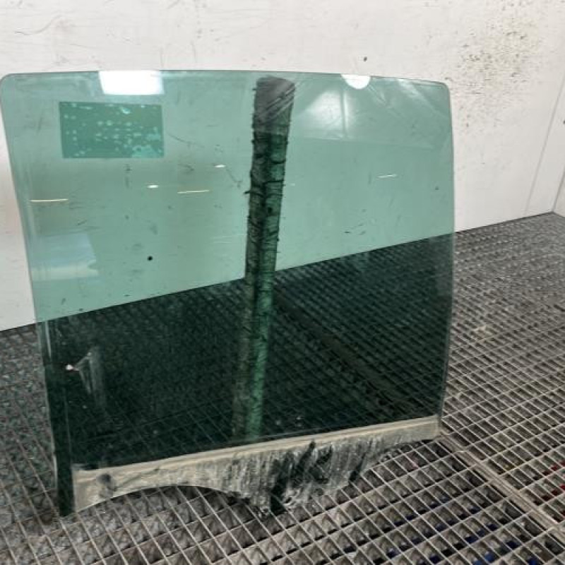 Vitre arriere droit RENAULT CLIO 3 Photo n°3