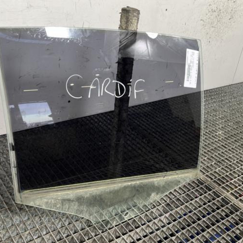 Vitre arriere droit BMW SERIE 1 E87 Photo n°3